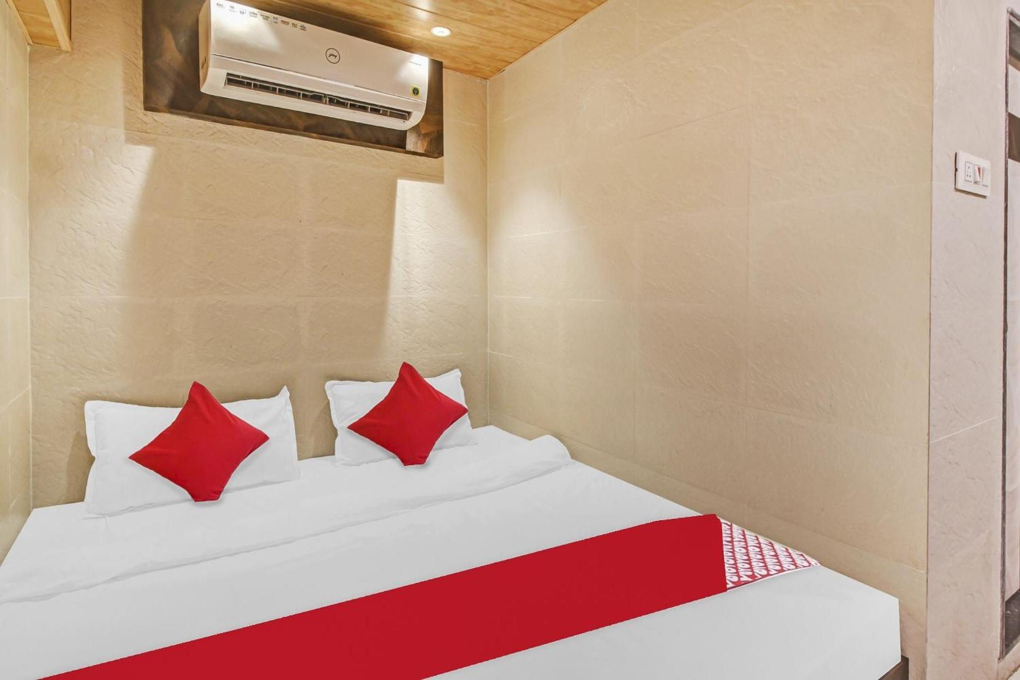 Hotel Ambedkar Kalyān Dış mekan fotoğraf