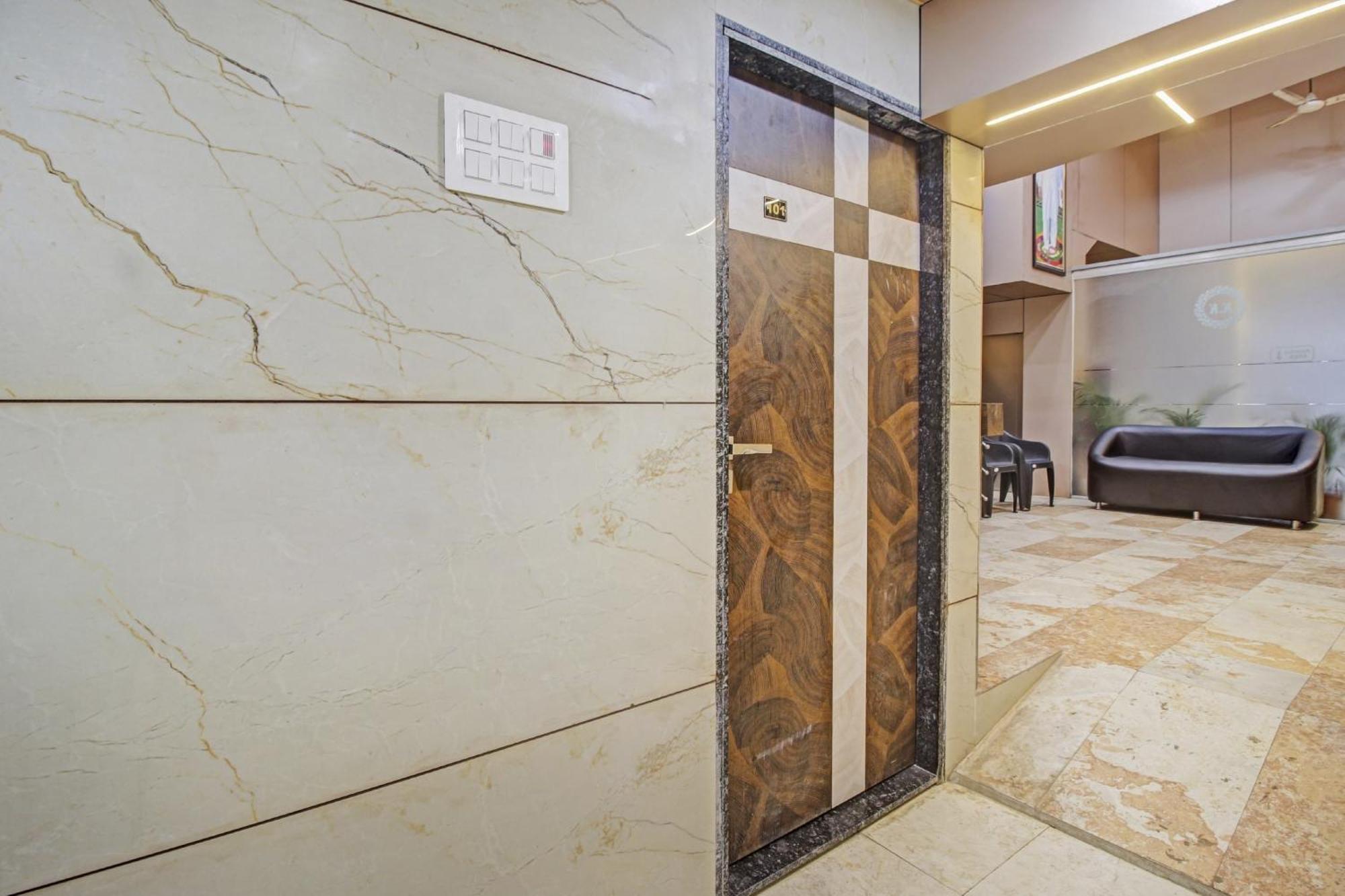 Hotel Ambedkar Kalyān Dış mekan fotoğraf
