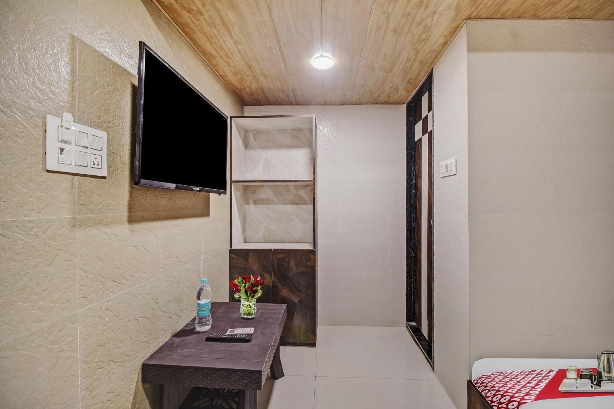 Hotel Ambedkar Kalyān Dış mekan fotoğraf