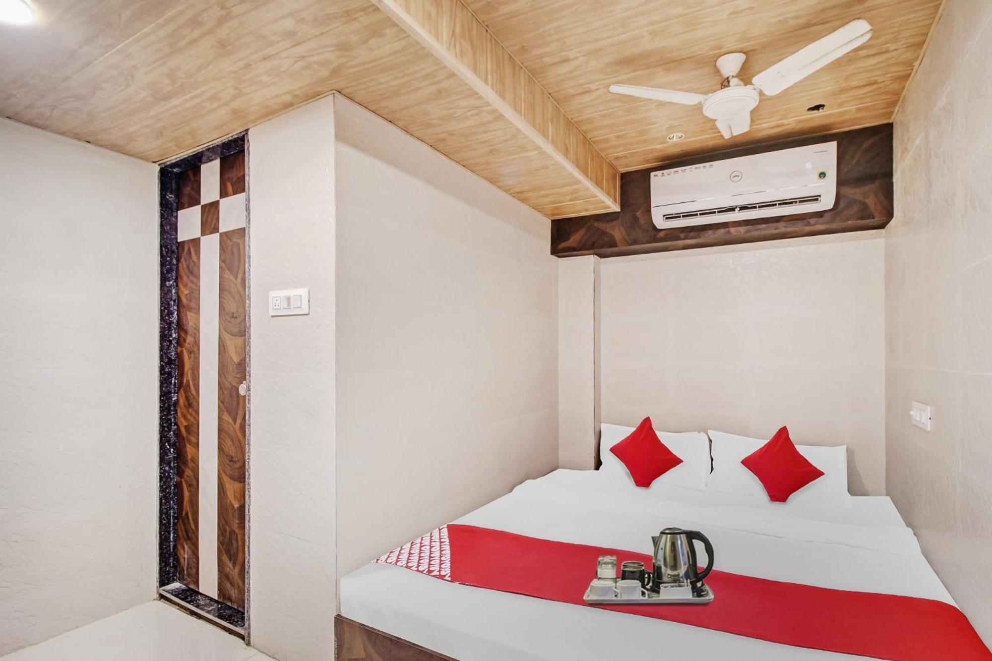 Hotel Ambedkar Kalyān Dış mekan fotoğraf