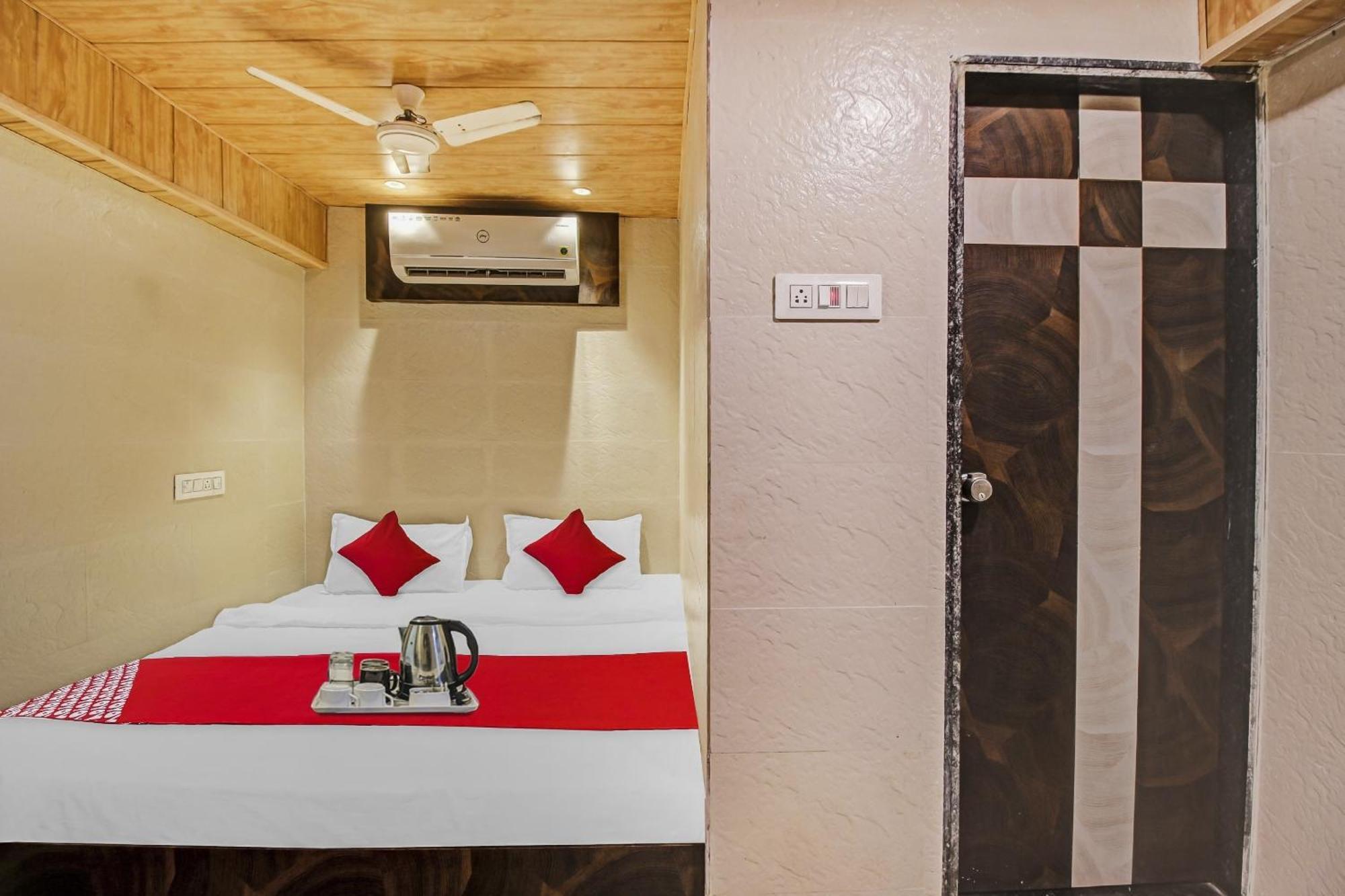 Hotel Ambedkar Kalyān Dış mekan fotoğraf
