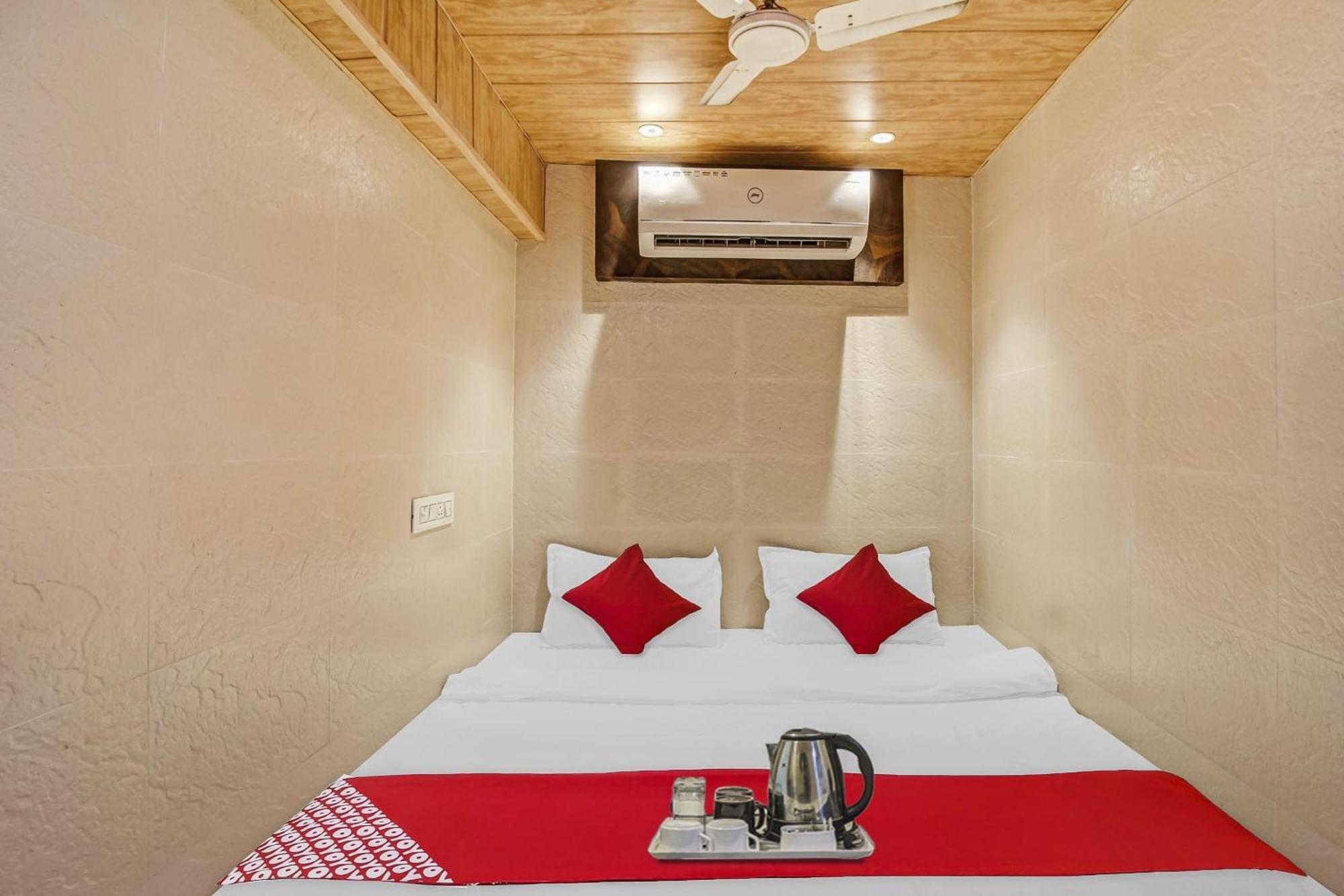 Hotel Ambedkar Kalyān Dış mekan fotoğraf