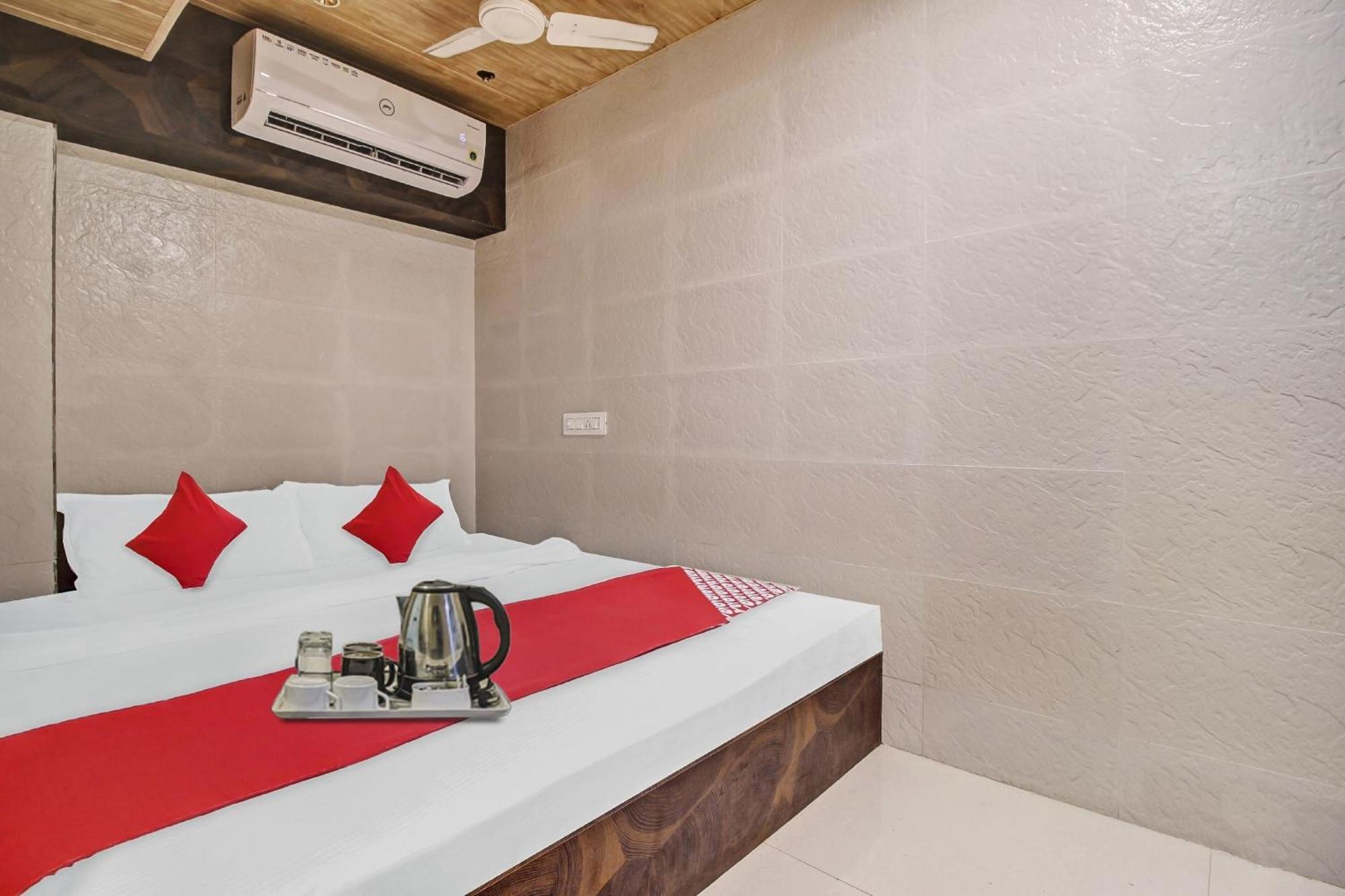 Hotel Ambedkar Kalyān Dış mekan fotoğraf
